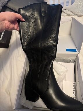 Black Western-Style Cowboy Boots WIDE CALF